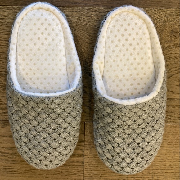 Ladies Soft Grey Slippers Medium - Picture 1 of 4